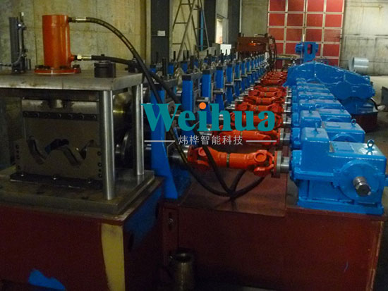 高速公路護(hù)欄板生產(chǎn)設(shè)備 高速公路護(hù)欄板生產(chǎn)設(shè)備