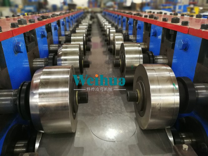 消防箱自動(dòng)成型設(shè)備 消防箱成型機(jī).jpg