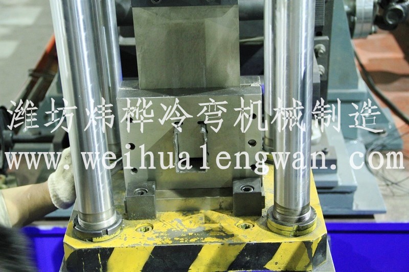 太陽能光伏支架自動成型設備 太陽能光伏支架自動成型設備